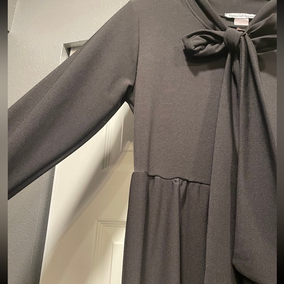 Klassy Girl Black Dress - Picture 3 of 4